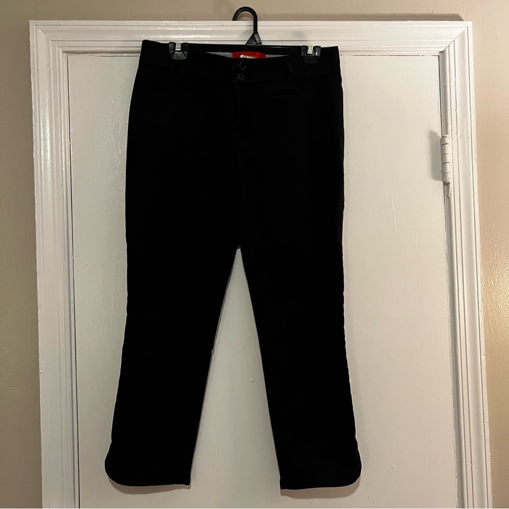 Cartonnier Women’s Ankle/Capri style Black Pants Women’s Size 8